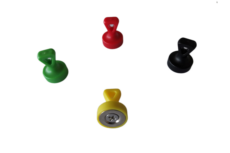 Plastic Eyelet Magnets